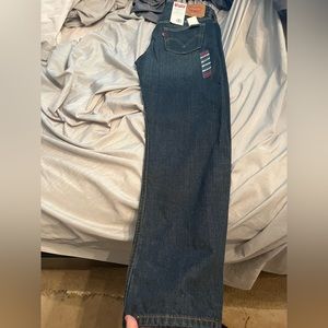 NWT Mens’ Levi’s 569 loose straight fit 30x32 jeans